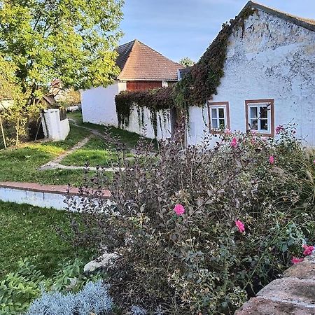 Chaloupka U Mostu Sv Jana V Centru Vodnan Vodňany المظهر الخارجي الصورة